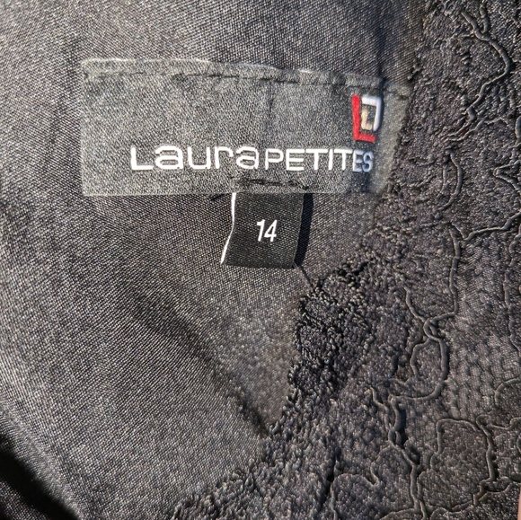 Stunning NWT beauty. - Picture 3 of 7